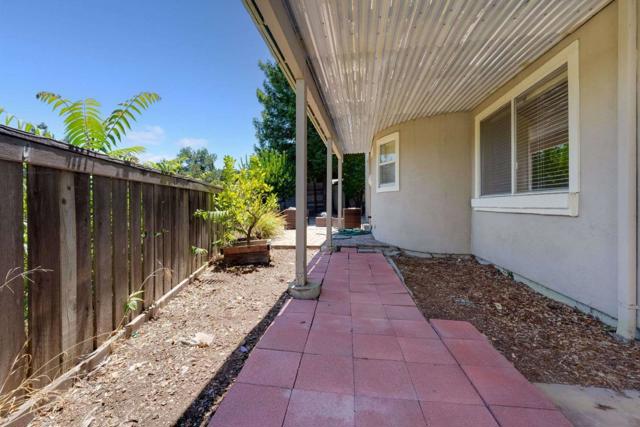 22346 Mcclellan Road, Cupertino CA: https://media.crmls.org/mediaz/b7f4f709-06cf-4dec-90c5-329853fcd94f.jpg