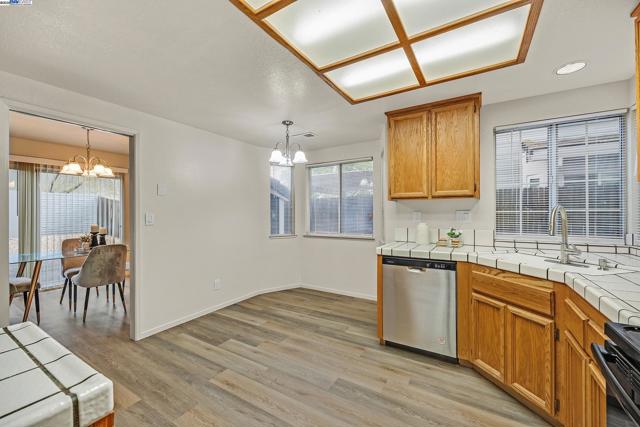 117 Pelican Loop, Pittsburg CA: https://media.crmls.org/mediaz/b7f56bc8-4d62-42b9-95f4-6fb61283e7c0.jpg