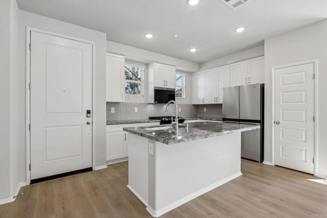 Detail Gallery Image 13 of 34 For 28485 via Rioja, Temecula,  CA 92591 - 3 Beds | 2/1 Baths