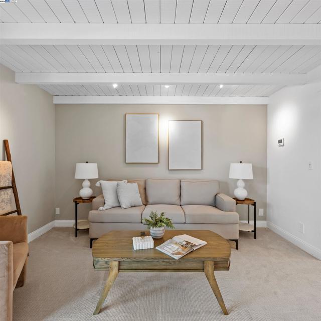 18767 Lamson Rd, Castro Valley CA: https://media.crmls.org/mediaz/b7f76cc5-c606-4619-9c00-fd44efebf484.jpg