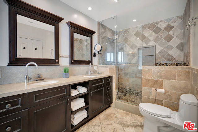 5252 Vanalden Avenue, Tarzana CA: https://media.crmls.org/mediaz/b7f7bf11-b2b3-4322-9e3e-3d59ad721ad5.jpg