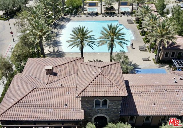 20659 W Beech Circle, Porter Ranch CA: https://media.crmls.org/mediaz/b7f87633-f76a-402c-87e1-b399350cf2cc.jpg