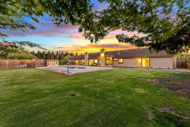 12320 Highland Estates Lane, San Martin CA: https://media.crmls.org/mediaz/b7f8f74a-3698-438a-a817-06ac4035a553.jpg