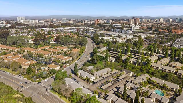 Image 37 of 40 For 8503 Villa La Jolla Dr E