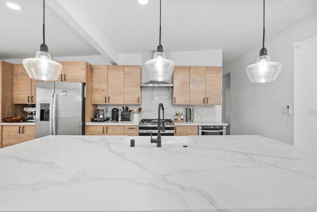 Detail Gallery Image 10 of 30 For 6252 Lake Albano Ave, San Diego,  CA 92119 - 3 Beds | 2 Baths