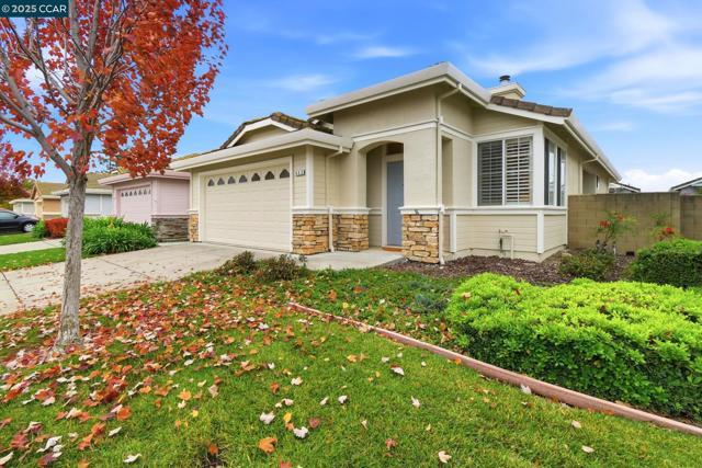 443 Mandarin Cir, Vacaville CA: https://media.crmls.org/mediaz/b7f9cbe5-d28c-45d0-b3f5-6775af3f2a8e.jpg