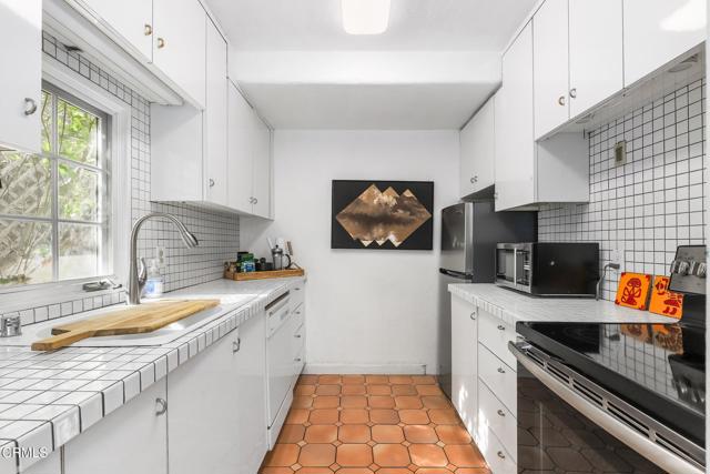 2427 N Gower Street, Los Angeles CA: https://media.crmls.org/mediaz/b7f9e110-098b-4f1e-bf55-de0addba5144.jpg