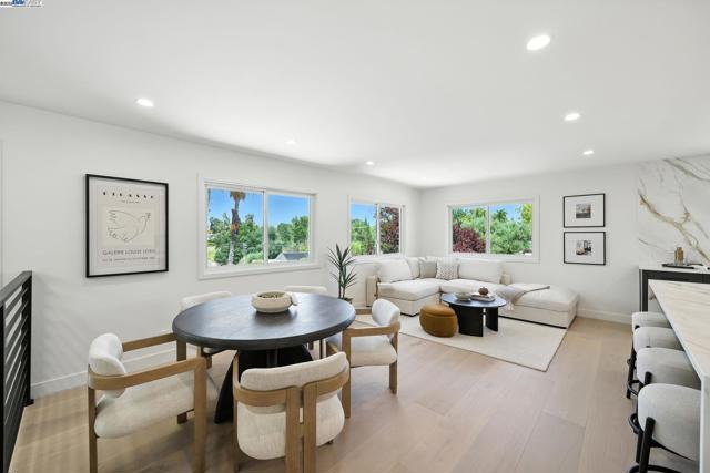 4253 Mirador Dr, Pleasanton CA: https://media.crmls.org/mediaz/b7fa3f96-427f-41f1-9e13-5bef3dcb48f0.jpg