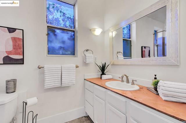 Image 14 of 39 For 1095 67th St