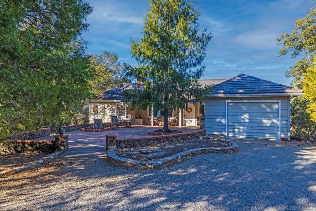 3306 Oak Grove, Julian CA: https://media.crmls.org/mediaz/b7fa82f4-dea9-437a-b0c7-043a85e023bd.jpg