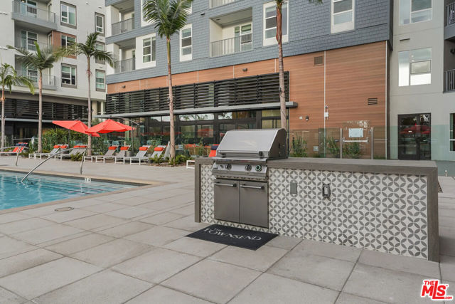 5075 Camino De La Siesta, San Diego CA: https://media.crmls.org/mediaz/b7faa2cf-ca97-46a3-9d19-8397978ea5d8.jpg