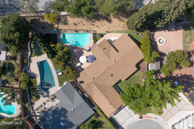 26007 Philrich Circle, Calabasas CA: https://media.crmls.org/mediaz/b7fb052b-d871-4e9d-b3cf-c20161b6726b.jpg