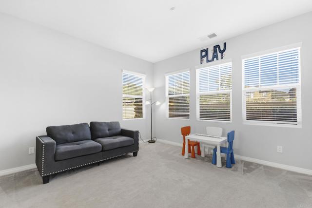 Detail Gallery Image 8 of 64 For 3031 Finley Pl, Escondido,  CA 92027 - 4 Beds | 3 Baths