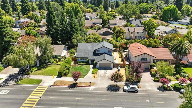 550 El Capitan Drive, Danville CA: https://media.crmls.org/mediaz/b7fb809d-b9e6-4a63-a4bf-2e418cf25d71.jpg