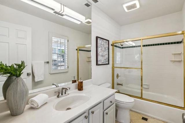 4173 El Camino Real, Palo Alto CA: https://media.crmls.org/mediaz/b7fb9865-2c79-442a-b3f9-80796970bf5e.jpg