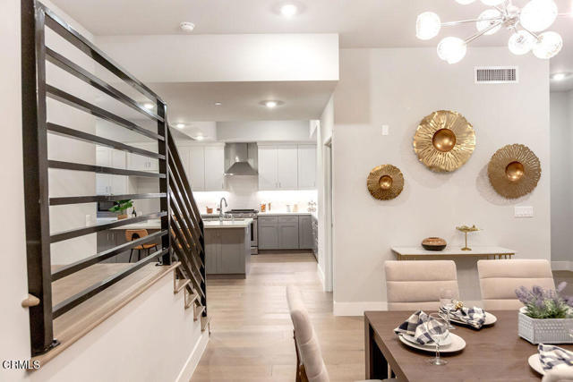 719 S Marengo Avenue, Pasadena CA: https://media.crmls.org/mediaz/b7fba69e-fed2-4cf3-b453-67207d2a6780.jpg