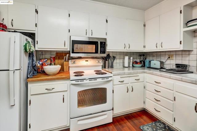 2 Panoramic Way, Berkeley CA: https://media.crmls.org/mediaz/b7fbac6a-fc18-4fa7-8c2e-ef4a6f1d6c28.jpg