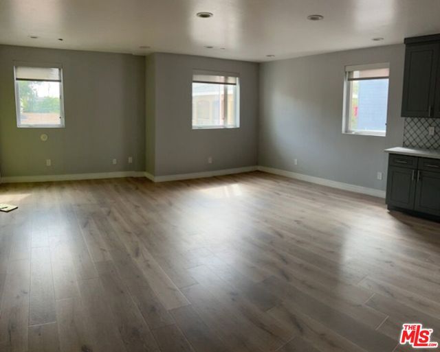 11318 1/2 W Miranda Street, North Hollywood CA: https://media.crmls.org/mediaz/b7fbb775-e5fb-409f-afe1-2904cf04bfc7.jpg