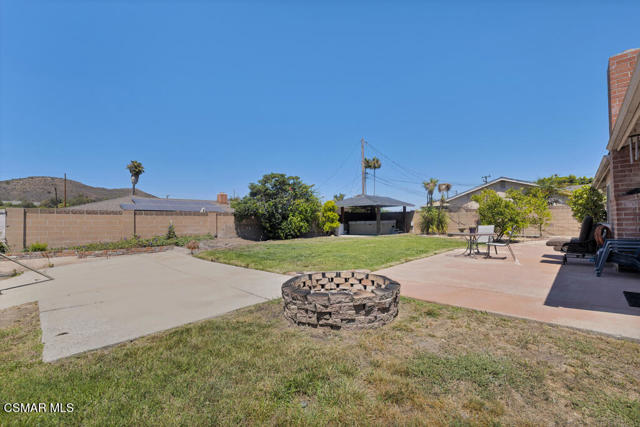 818 N Lois Avenue, Newbury Park CA: https://media.crmls.org/mediaz/b7fbc332-8012-483a-9008-468909a556cc.jpg