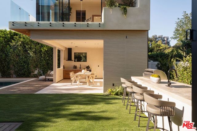 13221 Hesby Street, Sherman Oaks CA: https://media.crmls.org/mediaz/b7fc02b7-cc6b-494d-80b4-a6690b21c5f2.jpg