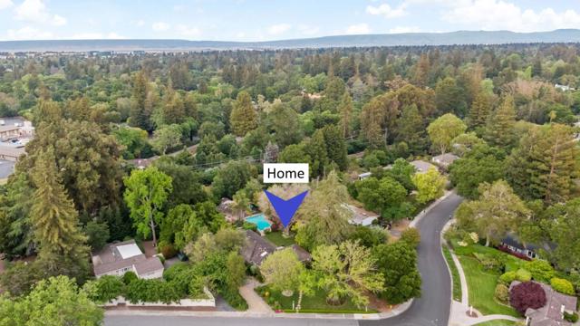 97 Snowden Avenue, Atherton CA: https://media.crmls.org/mediaz/b7fc2f30-916e-4f97-bc95-b9d0356b8984.jpg