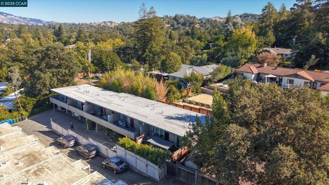 891 Bell Street, Lafayette CA: https://media.crmls.org/mediaz/b7fc7b52-ba22-4df4-8eea-0b5a3f273762.jpg