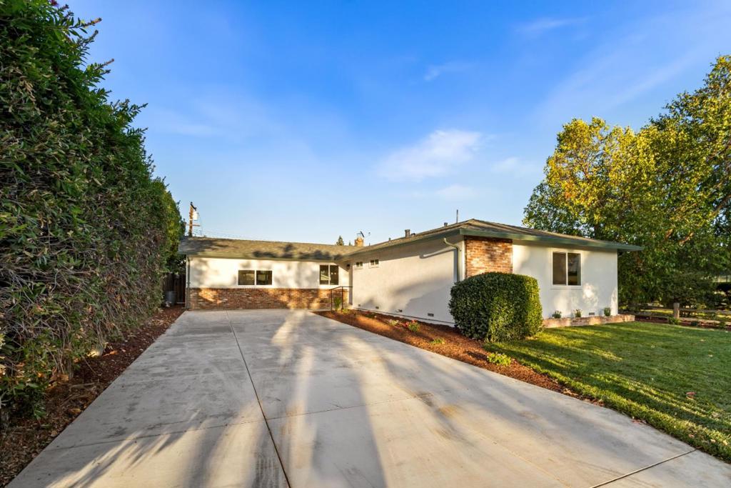4216 Camden Avenue