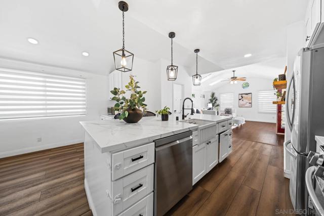 516 Bonito Avenue, Imperial Beach CA: https://media.crmls.org/mediaz/b7fd4fe5-06bf-4495-b5df-9455dea0622d.jpg