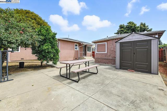 825 Billings Blvd, San Leandro CA: https://media.crmls.org/mediaz/b7fdb883-cbf6-4a25-976f-935c40bdff2b.jpg