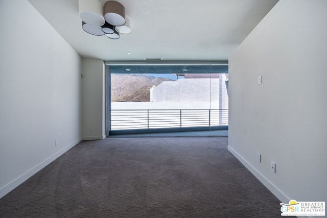1007 Ziel Drive, Palm Springs CA: https://media.crmls.org/mediaz/b7fedb2e-d5ed-4779-91f2-cb1210d8a528.jpg