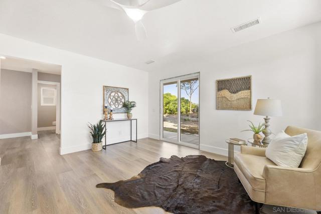 38795 Harris Truck Trail, Fallbrook CA: https://media.crmls.org/mediaz/b7feecc6-9bae-4cf6-bea6-65274544aa94.jpg