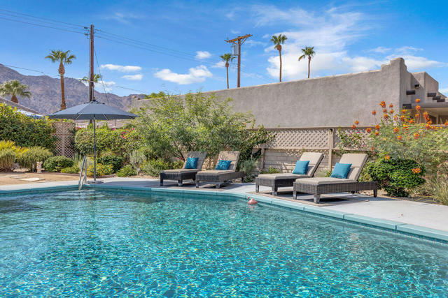 53945 Eisenhower Drive, La Quinta CA: https://media.crmls.org/mediaz/b8002ff9-caa7-428f-9d3c-3f9db014ba56.jpg