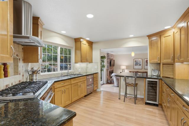 7653 Turquoise St, Dublin CA: https://media.crmls.org/mediaz/b800464c-205a-4cb8-9d08-91b91fa9551f.jpg