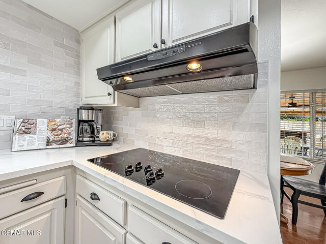 2439 N Lita Place, Simi Valley CA: https://media.crmls.org/mediaz/b8005908-cdfb-4906-9c87-781402119e85.jpg