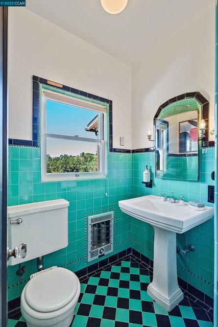 Image 31 of 58 For 2420 Tice Valley Boulevard