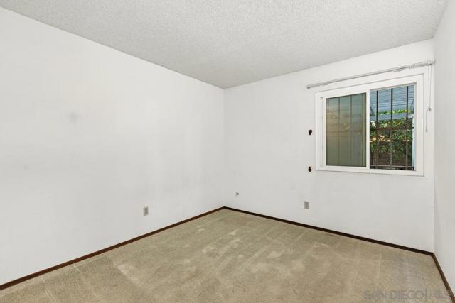 10497 Moorpark St, Spring Valley CA: https://media.crmls.org/mediaz/b800ca95-1d90-4adf-ad6b-01c3019ac4e0.jpg