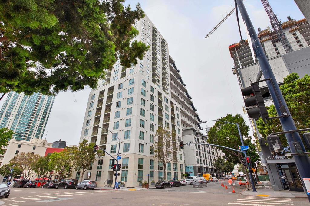 MLS #250033334SD img 32