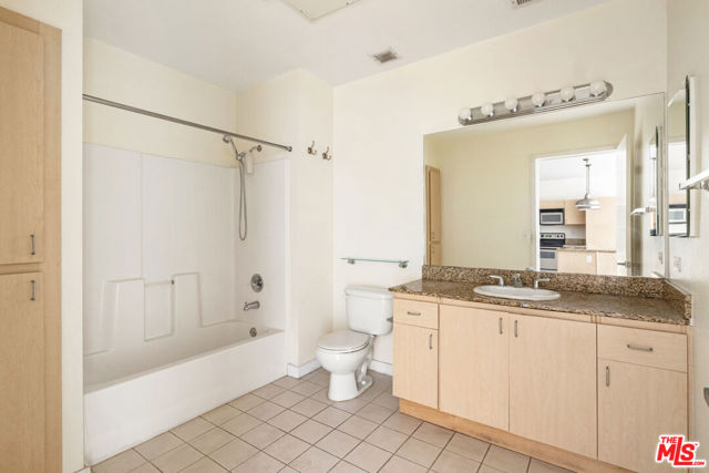 630 W 6th Street, Los Angeles CA: https://media.crmls.org/mediaz/b8027d24-dde0-4680-a577-f7be55f308ce.jpg