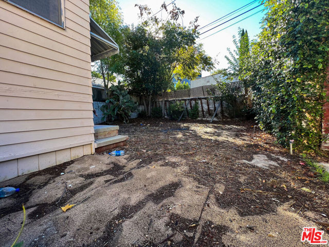 12128 Viewcrest Road photo 3