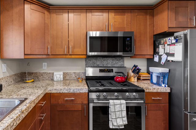 34041 Calle Mora, Cathedral City CA: https://media.crmls.org/mediaz/b802f784-15c0-453f-81d1-86e18687fadf.jpg