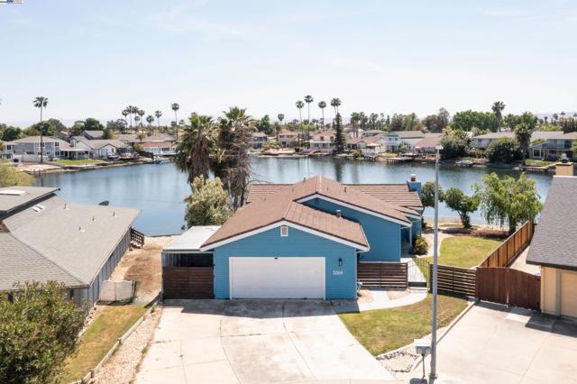 5514 Marlin Ct, Discovery Bay CA: https://media.crmls.org/mediaz/b802fc06-364e-448c-aab4-c3e689eeb947.jpg