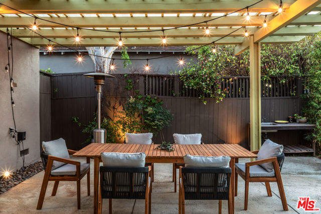 1741 Pier Avenue, Santa Monica CA: https://media.crmls.org/mediaz/b8034588-7122-458f-9b08-47cb60e252df.jpg