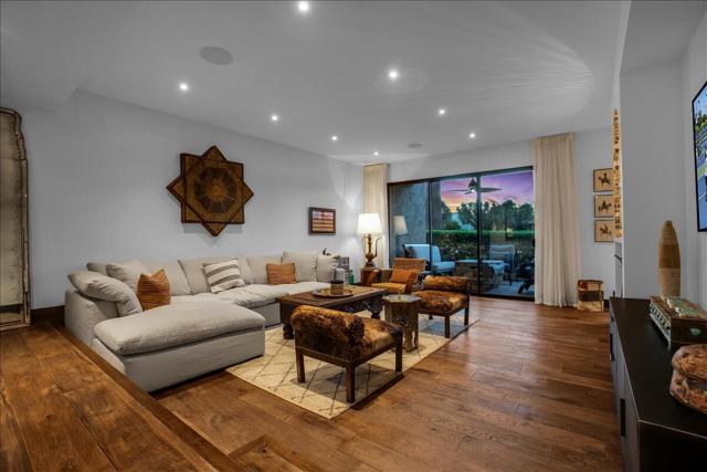 355 N Avenida Caballeros, Palm Springs CA: https://media.crmls.org/mediaz/b80390d0-73d3-43e2-9dc6-c16101569c63.jpg