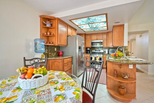 904 Robinwood Drive, Oceanside CA: https://media.crmls.org/mediaz/b8040c7c-ecad-4839-9368-903dda2a8da7.jpg