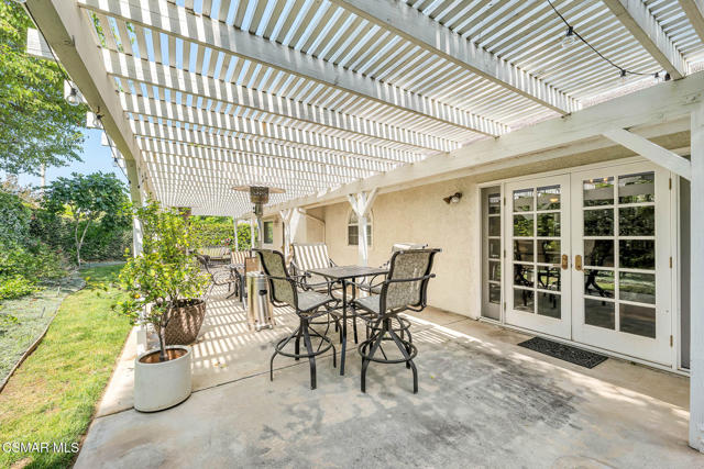 5050 Golden Nugget Way, Oak Park CA: https://media.crmls.org/mediaz/b80412bc-763b-495e-a272-3790afc5ccb7.jpg