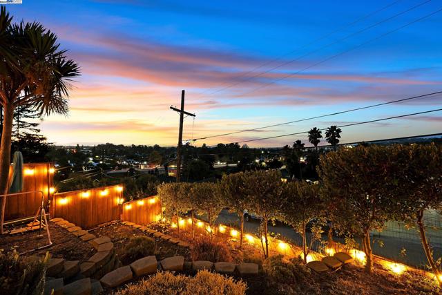 Image 8 of 60 For 1301 Juana Ave