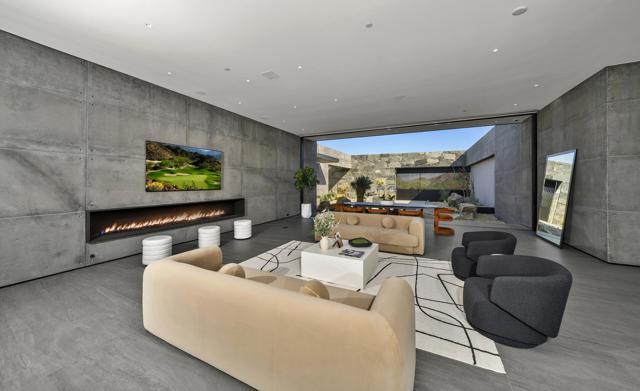 Image 3 of 46 For 74305 Desert Oasis Trail