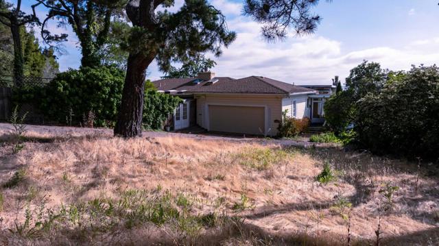 4980 Paradise Drive, Tiburon CA: https://media.crmls.org/mediaz/b804847d-23ac-40b7-afa8-649a65fe85d4.jpg