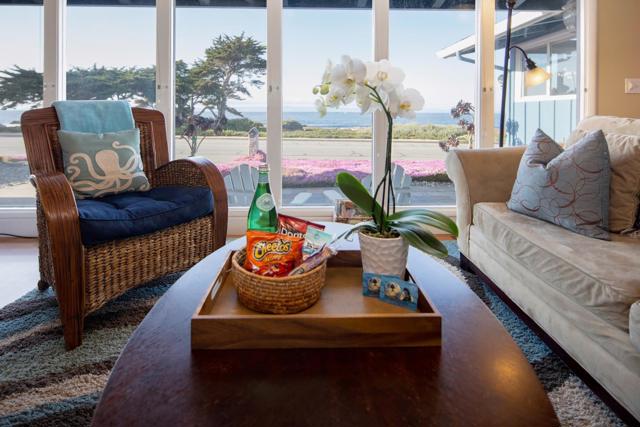 1267 Ocean View Boulevard, Pacific Grove CA: https://media.crmls.org/mediaz/b804b6a9-82a2-4fcc-bb1e-25ee57ef29d7.jpg