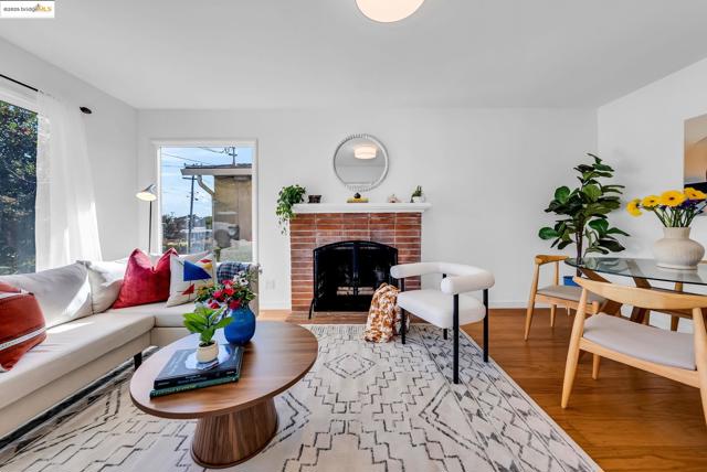 7231 Plank Ave, El Cerrito CA: https://media.crmls.org/mediaz/b8056dc0-89cb-49a2-85bb-efb96fd1b93c.jpg